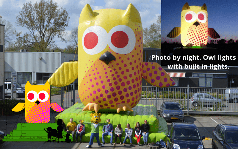 LED Custom Inflatable by Promo Bears Aufblasbare Rieseneule mit Menschen und Maskottchen im Vordergrund