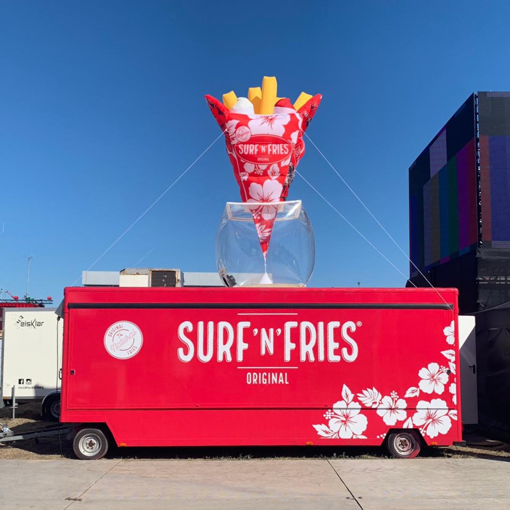 Frise-inflatable-SurfnFries Aufblasbarer luftdichter Pommes-Werbeträger für Food-Truck von Promo Bears