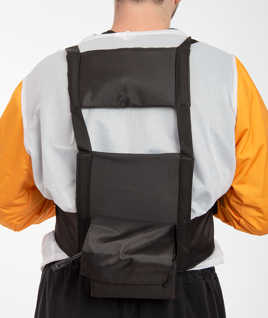 Inflatable-costume-vest Unter dem Maskottchenkostüm wird ein Gebläse mit Batterie getragen.