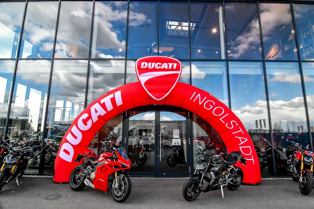 Aufblasbarer Torbogen Ducati Ingolstadt Hergestellt Von Promo Bears