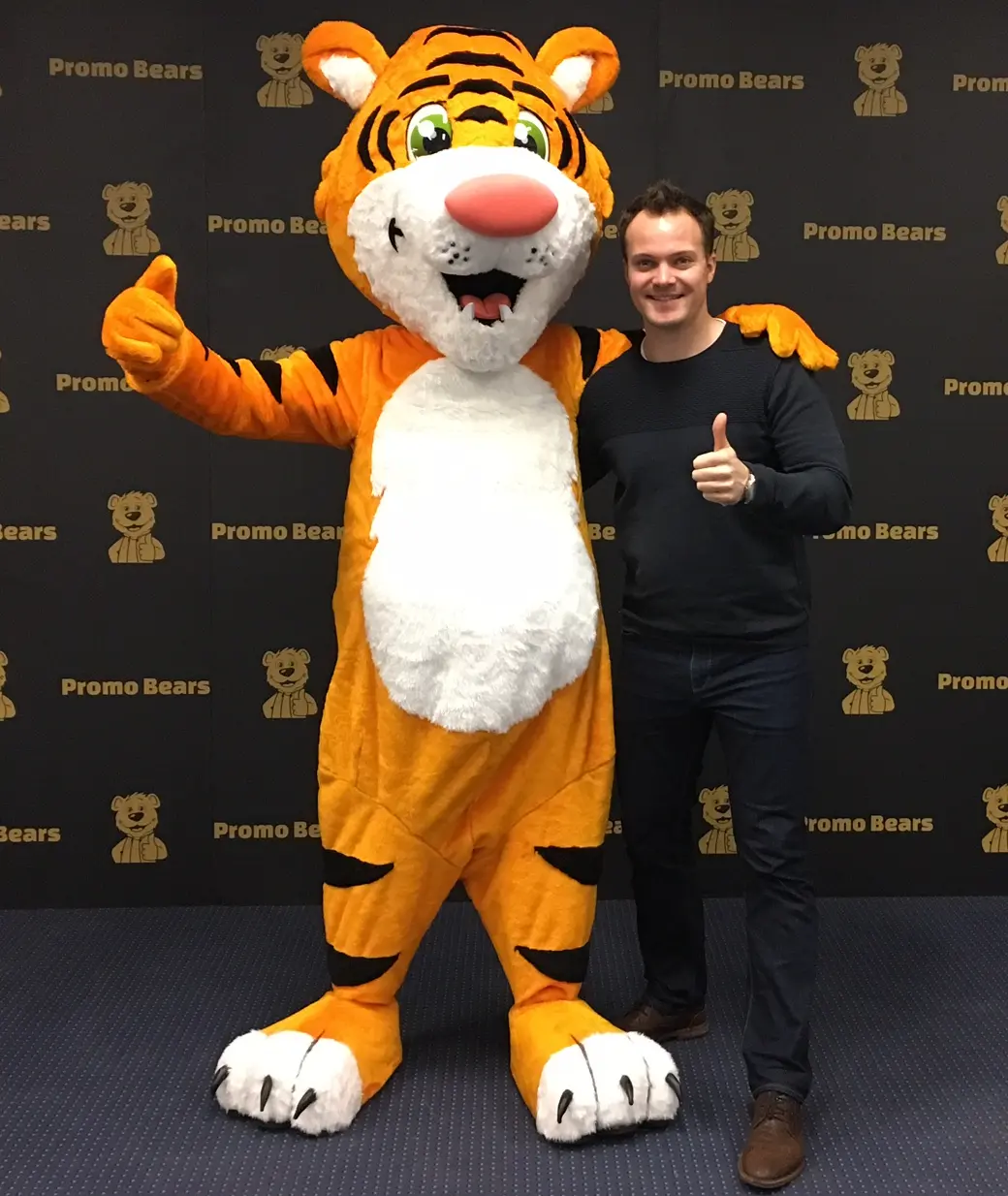 Tiger-Maskottchen – Auf Lager Unser Standard Tigermaskottchen mit kurzer Lieferzeit