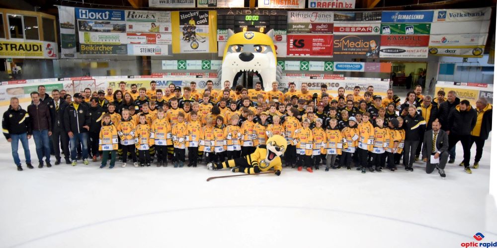 Hockeytunnel Vereinsfoto Teamfoto mit aublasbarem Huskeytunnel