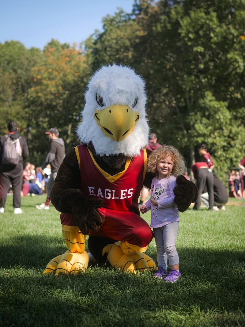 Portsmouth-Christian-Academy-Eli-the-Eagle-Maskottchen