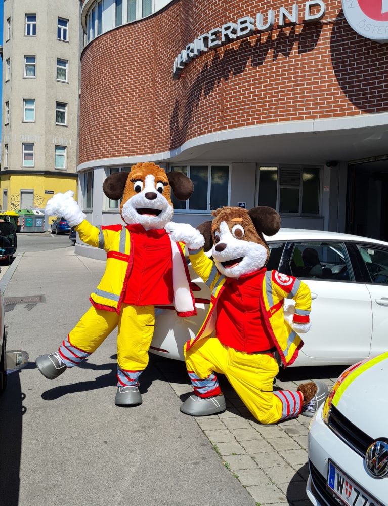 Sama-und-Rita-Samariter-Bund-Osterreiche-scaled-1 Maskottchen für den Rettungsdienst