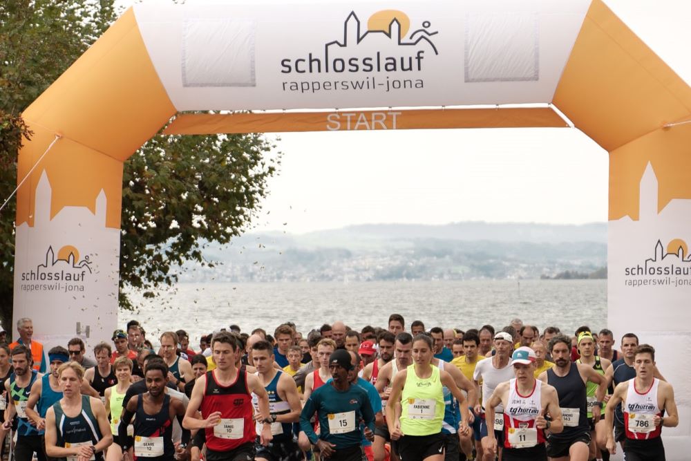 Großer Startbogen für das Laufevent Schlosslauf