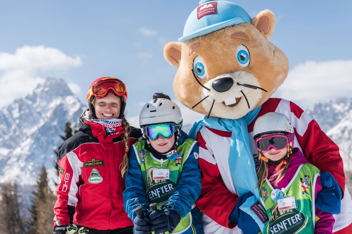 Skischule-Toni-Maskottchen Von Promo Bears hergestellte Maskottchen sind beliebte Markenbotschafter für Skischulen und Resorts.