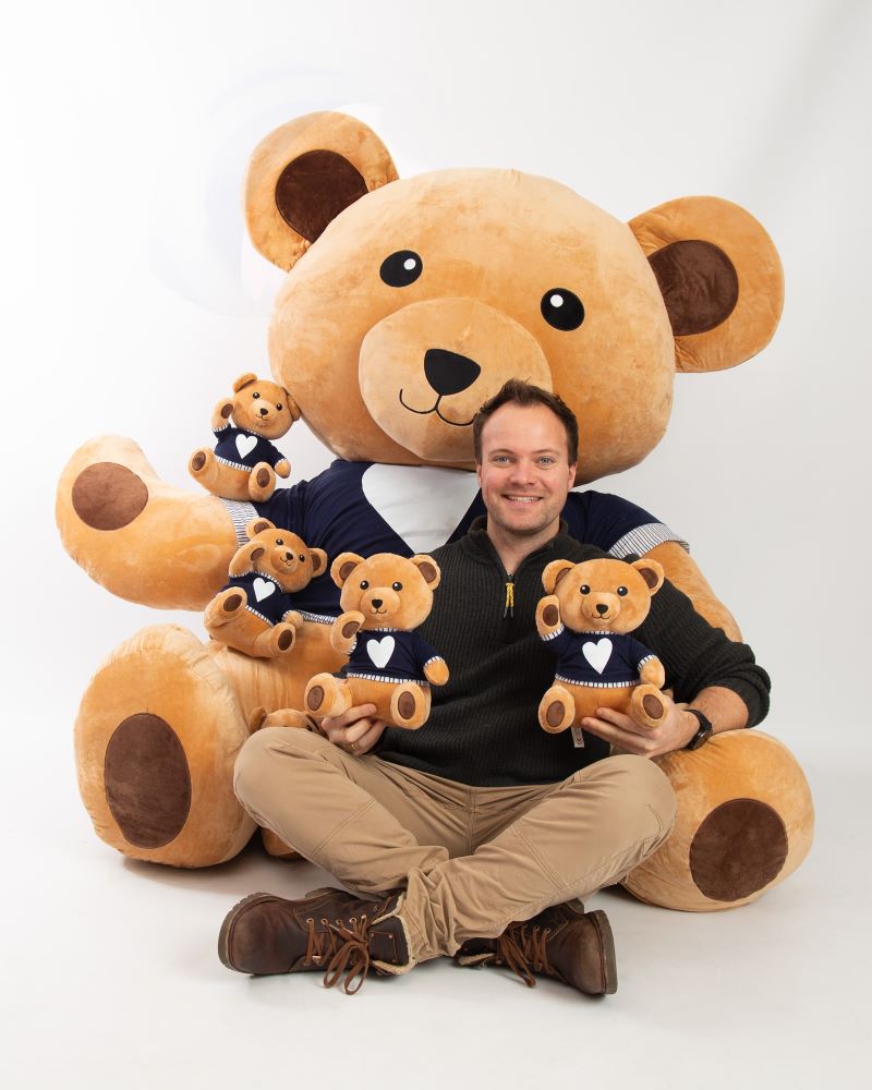XXL Kuscheltier mit kleinen Kuscheltieren